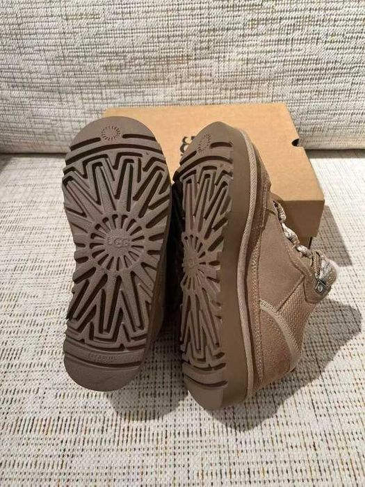 UGG UGG Lowmel Sand R.37