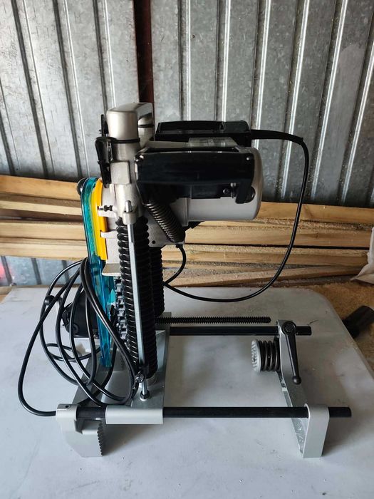 Dłutownica  Makita 7104L