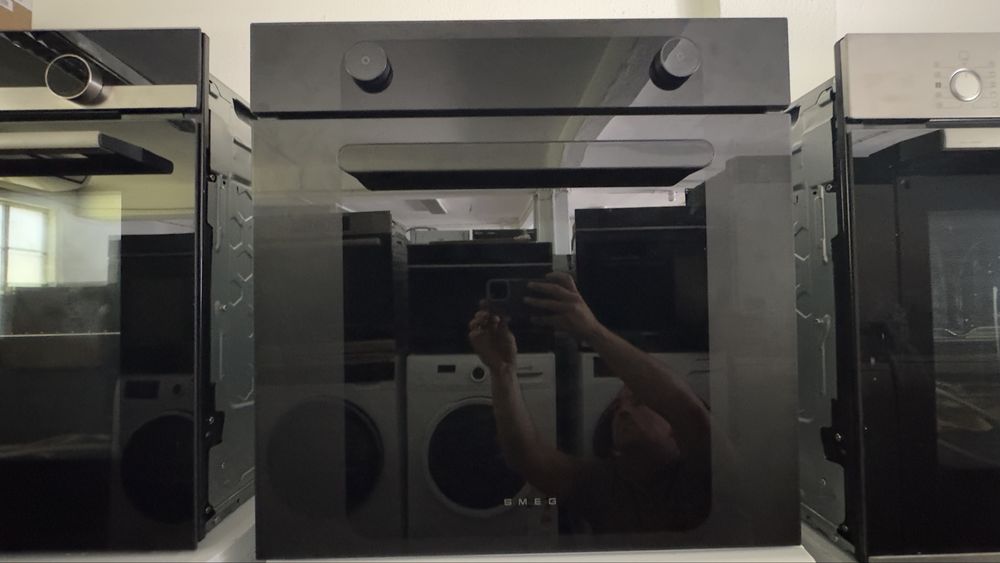 Forno Pirolítico Smeg SFP6201TB Musa de 60 cm - Preto