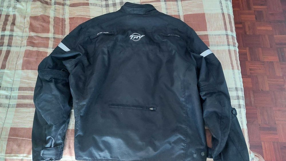 Vendo capacete mota e casaco