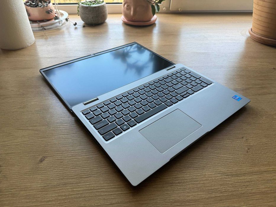 Dell Latitude 5220 (i7-1165G7, 32GB RAM, 500GB SSD) Стан нового!