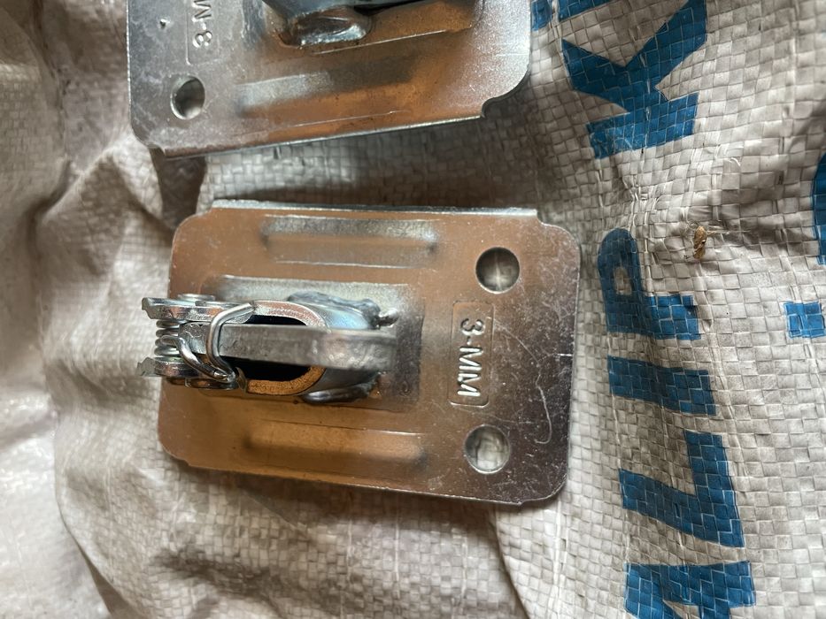 Чироз 64 грн Зажим пружинний