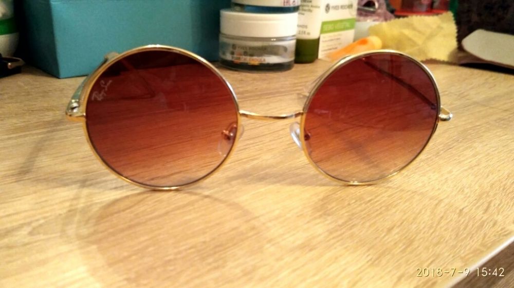 Очки солнцезащитные