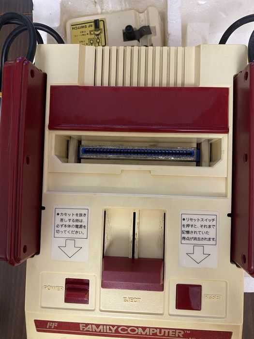 Приставка Nintendo famicom 8bit original гарний стан