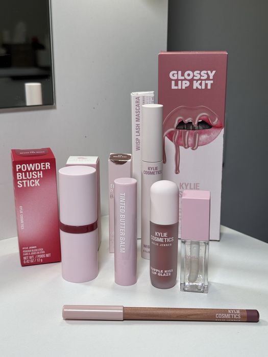 Набір косметики Mac Kylie Cosmetics