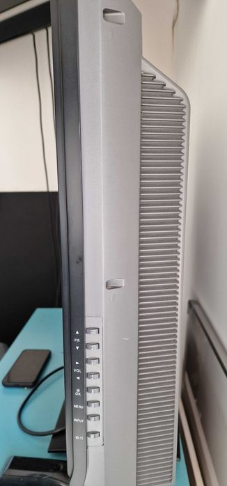 Televisão LCD antiga