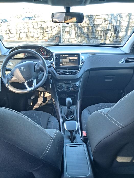 Peugeot 2008 1.2 pure tech style