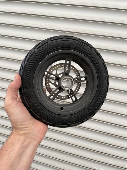 Цельнолитая антипрокольная шина для самоката 8.5 дюймов и 10 дюймов