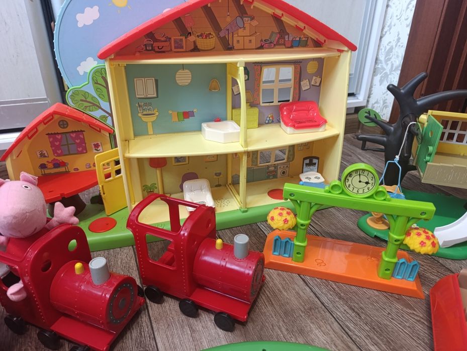 Свинка Пеппа, Peppa pig, будинок свинки Пеппи, автобус, потяг, літак, майданчик