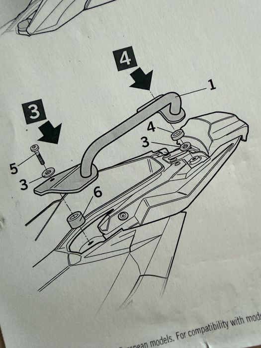 Pegas laterias da marca SHAD para a mota Honda X-ADV 750