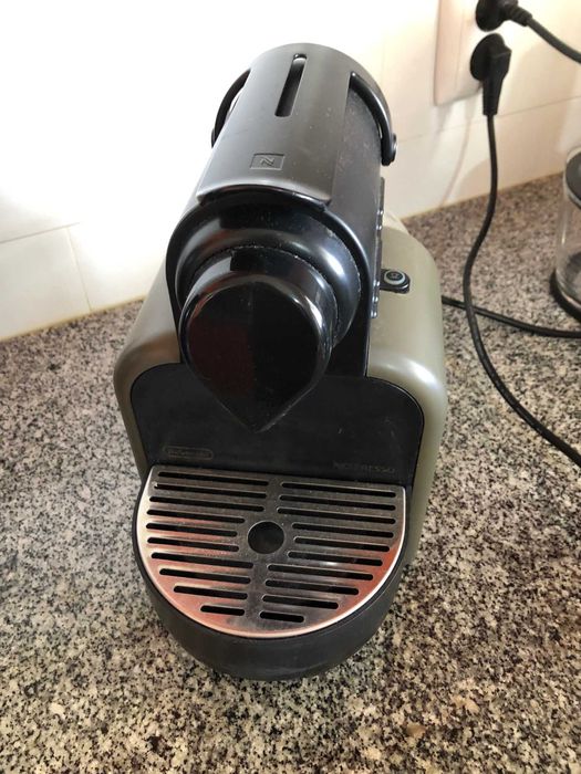 Máquinas de café Krups e Delonghi Nespresso para peças