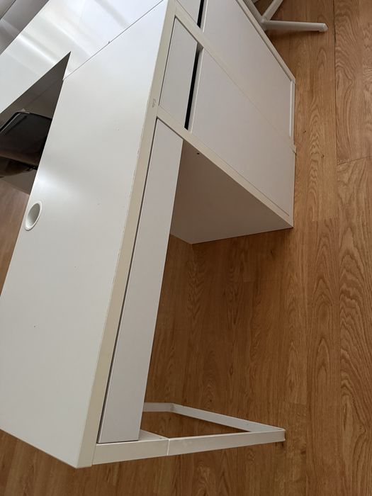 Vendo 2 mesas - MICKE IKEA
