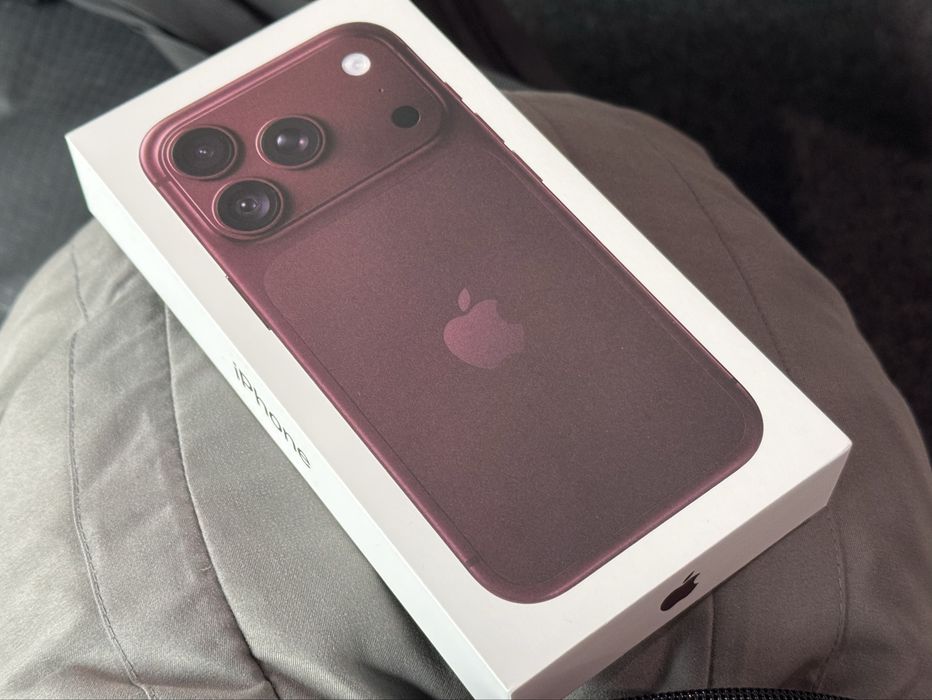 iPhone 18 PRO _ Burgundowy _ 256 GB