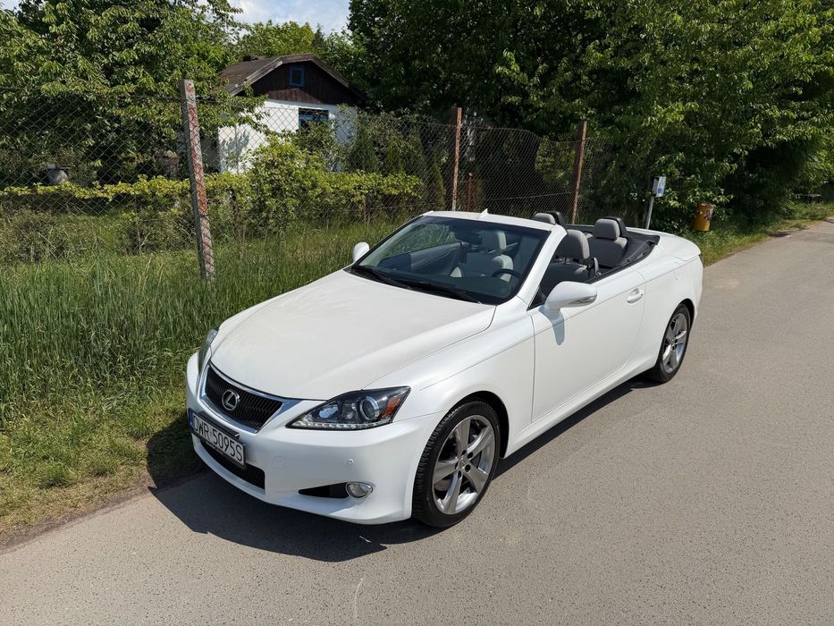 Lexus IS