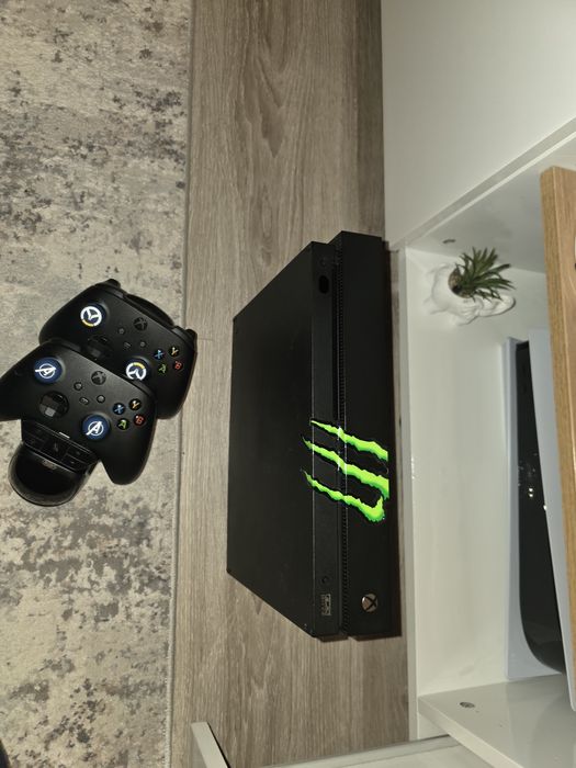 Xbox one x com 2 comando e carregador
