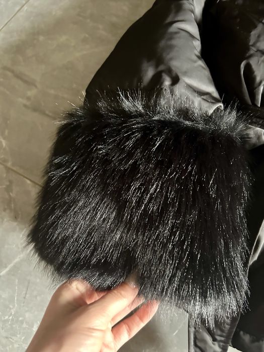 Kobieca wiązana kurtka zimowa czarna futerko jak naturalne M