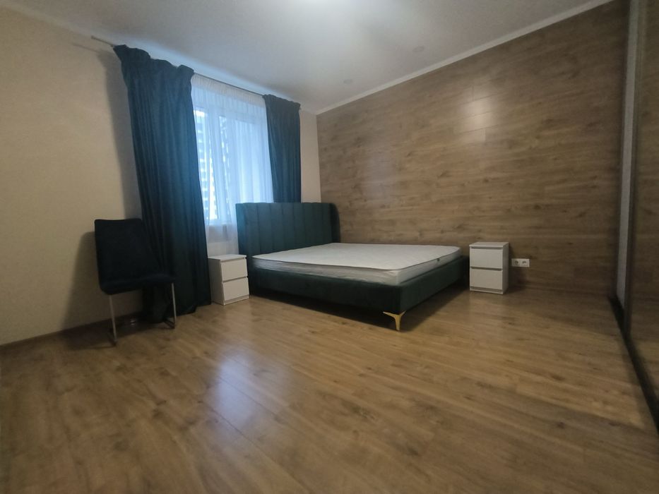 Продам трикімнатну квартиру. Буча.