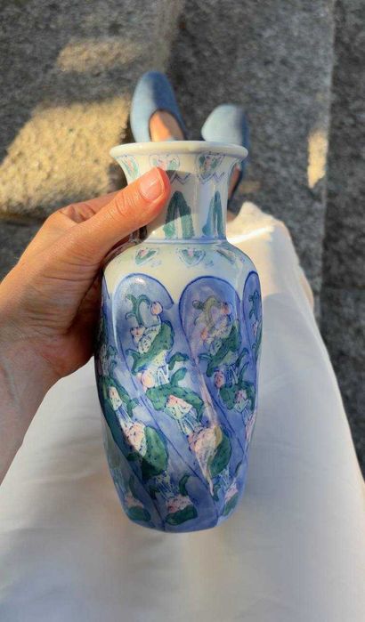 Jarra Decorativa em Cerâmica Pintada à Mão – Azul e Verde