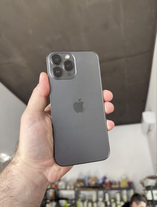 Продам айфон 13 про макс на 256.