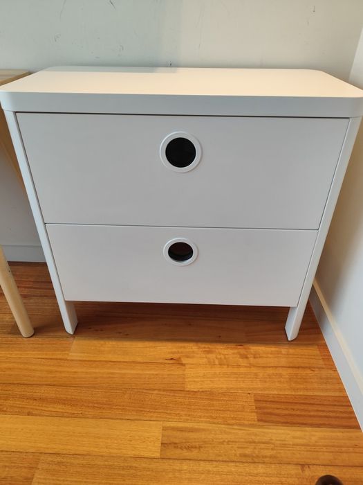 Cómoda de criança IKEA Busunge