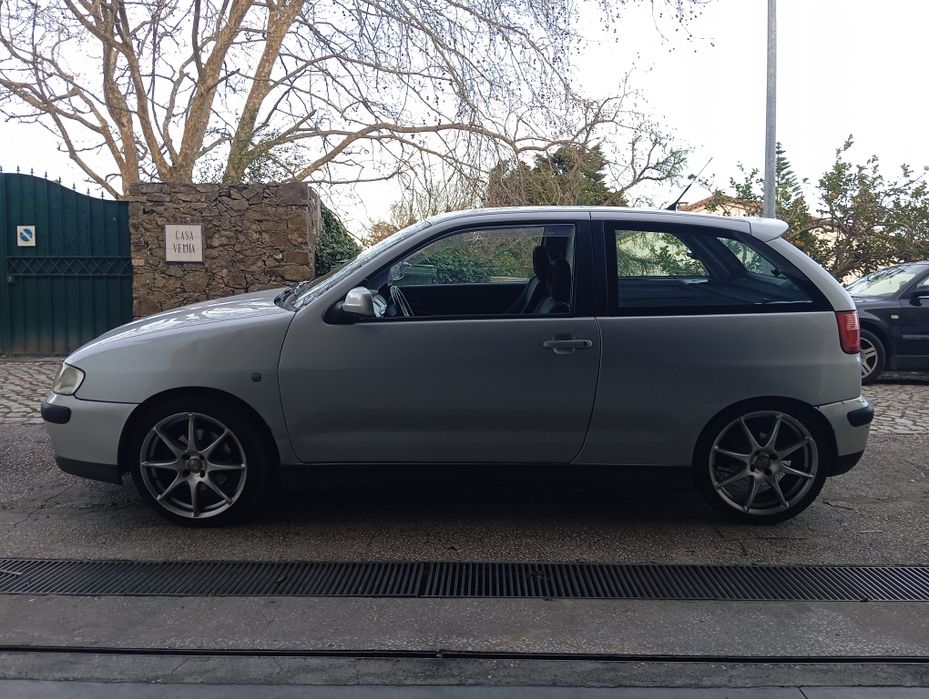 Jantes 17”com pneus 205/40 R17 em bom estado- Seat Ibiza e compatíveis