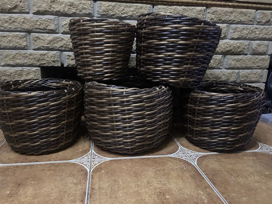 Набір 5 шт плетених з ротангу кошиків під квіти