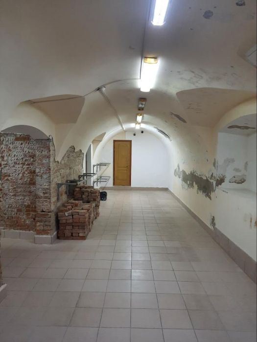 Оренда приміщення 145 м2 в районі Універмагу