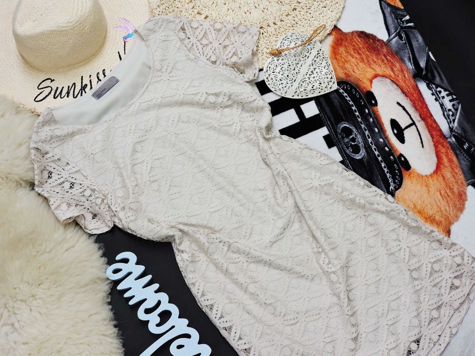 Vero Moda kremowa koronkowa sukienka M