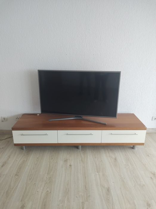 Móvel de televisão