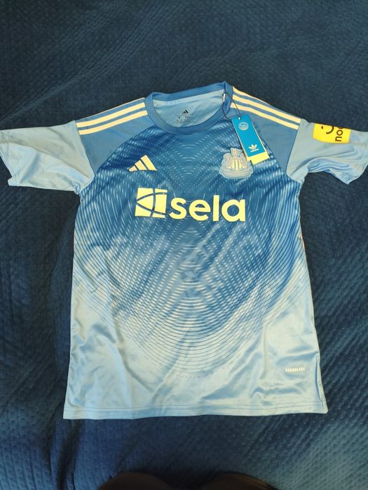 Sprzedam koszulkę adidas Newcastle