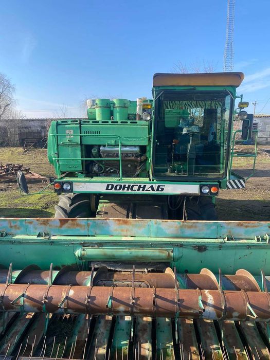 Комбайн Дон 1500б