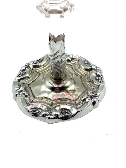 Cálice em cristal lapidado e pé em estanho