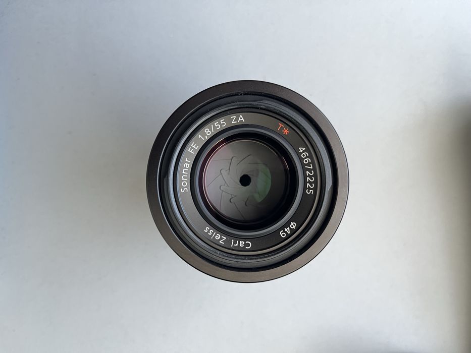 Sony FE 55mm f/1.8 ZA Carl Zeiss Sonnar T* + filtr Marumi EXUS