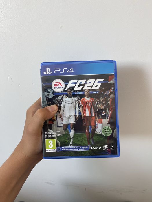 Vendo ps4 slim com fc26,mortal combat 11 e mais extras