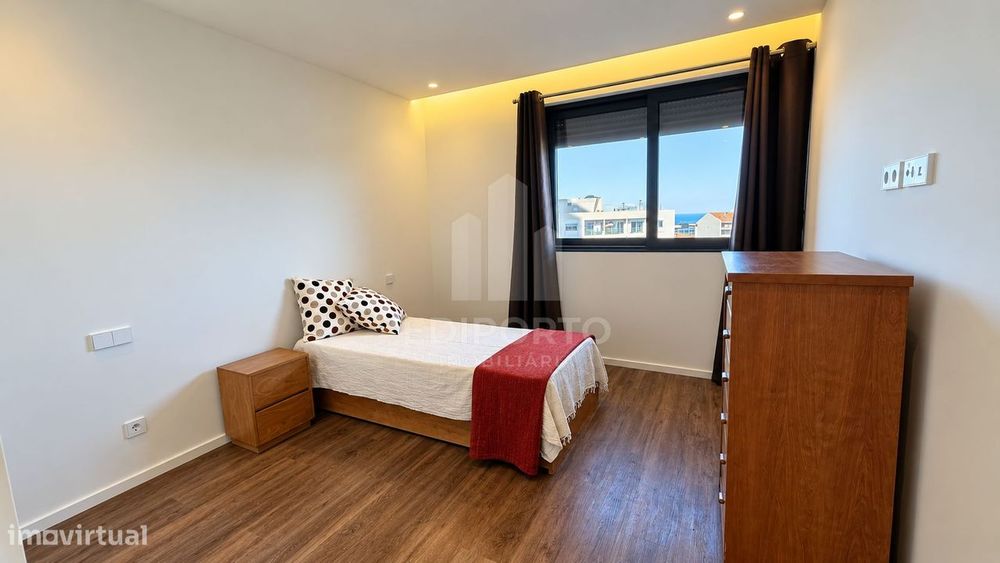 Apartamento T2 Novo mobilado com Varanda e Garagem em frente ao metro