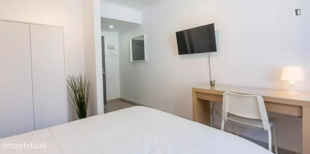 Quarto - localizado em Intendente Lisbon