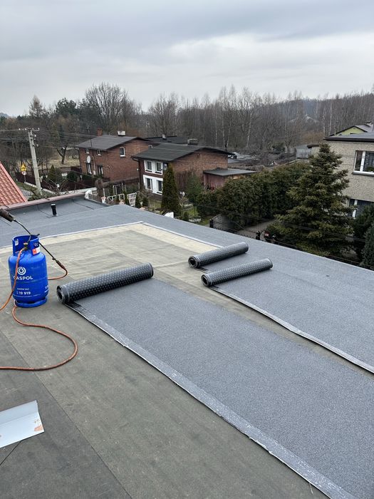 Uslugi dekarskie papa styropapa malowanie dachów uszczelnianie kominów