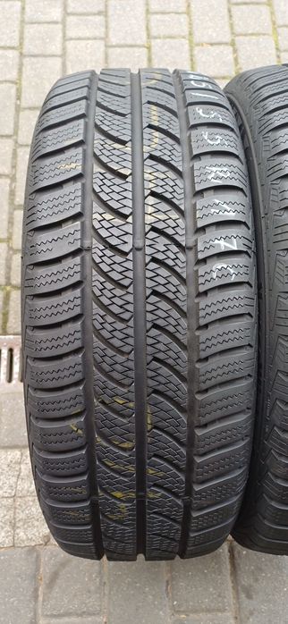 225/55R17C 109/107T CONTINENTAL , dwie używane opony zimowe wzmacniane.