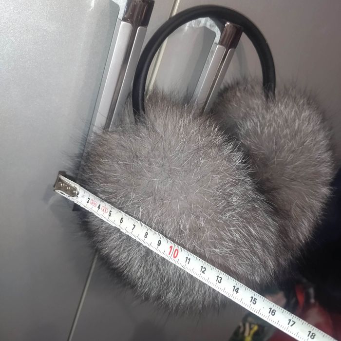 Продам навушники із хутра чорнобурої лисиці