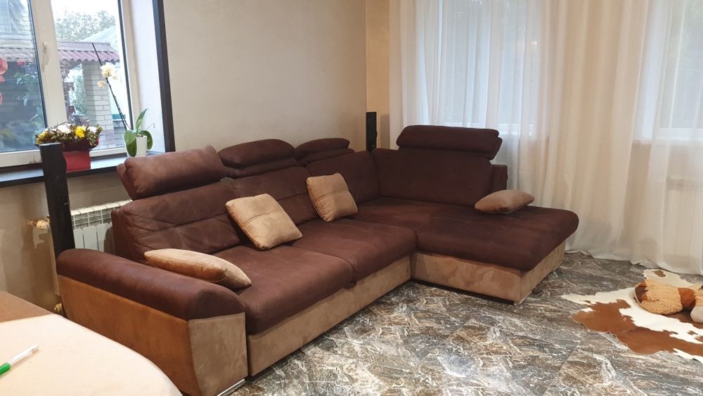 Продам дім в Ізюмі,з ремонтом,,90 кв.