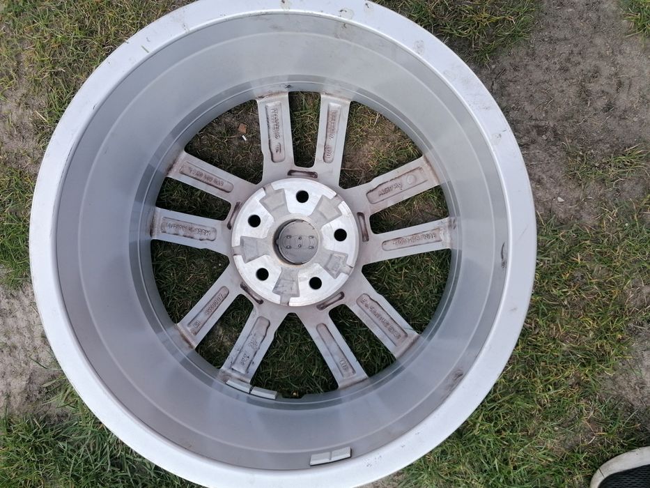 Alufelgi Audi a3 A4 et43 r17