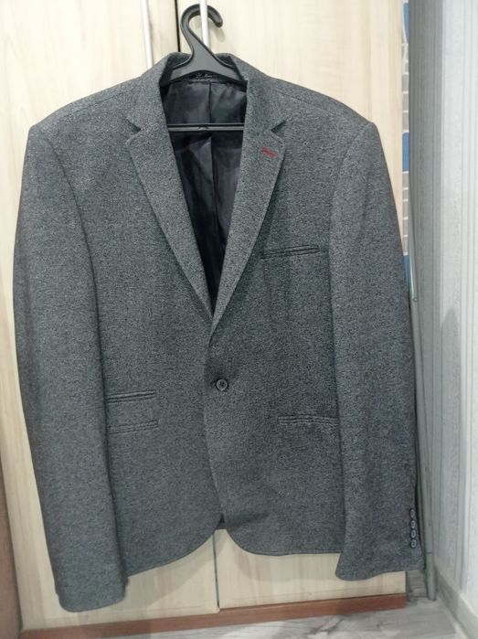 Чоловічий піджак