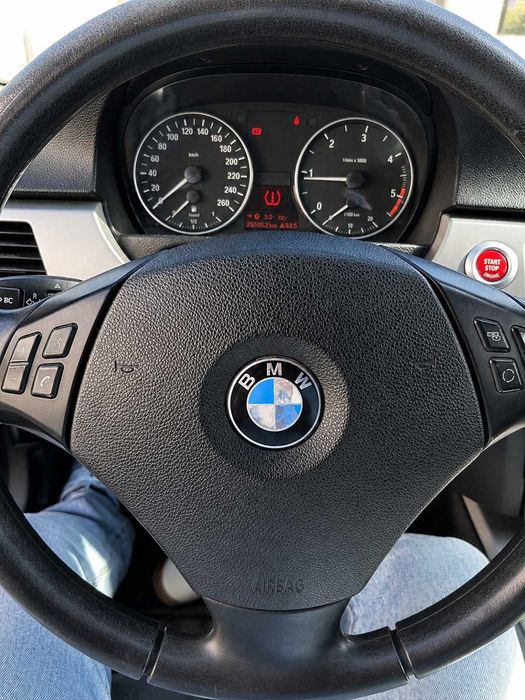 BMW 320 — fotografia 9