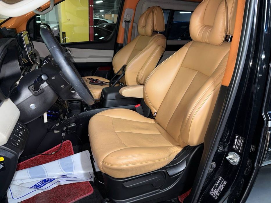 Grand Starex Limousine  2020 рік 2.5 дізель  повний