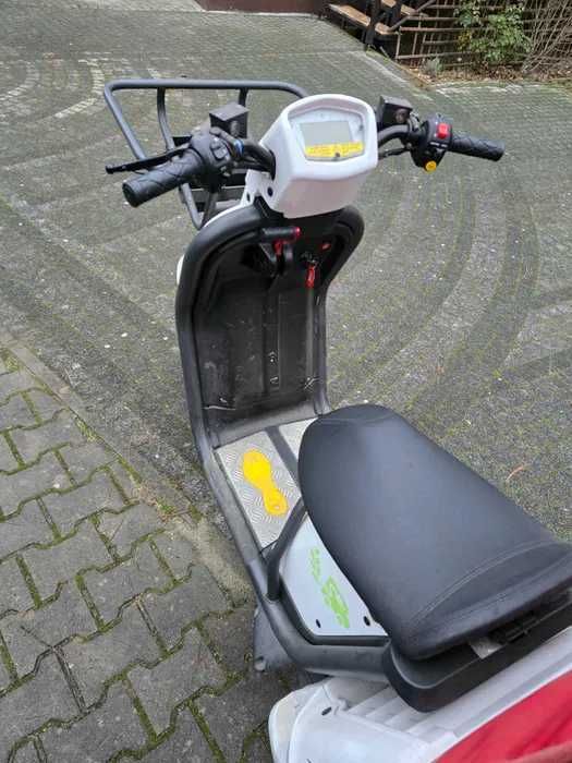 Ligier Pulse 3 трьохколісний електроскутер електровелосипед