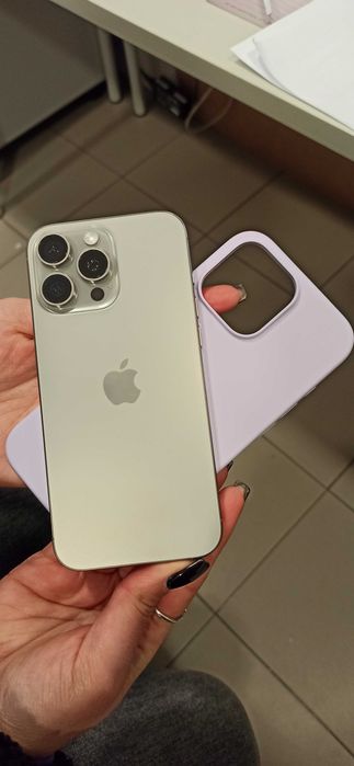 iPhone 16 Pro Max - Ainda na garantia