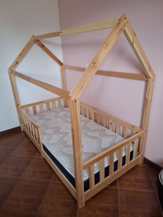 Cama montessori com colchão incluído