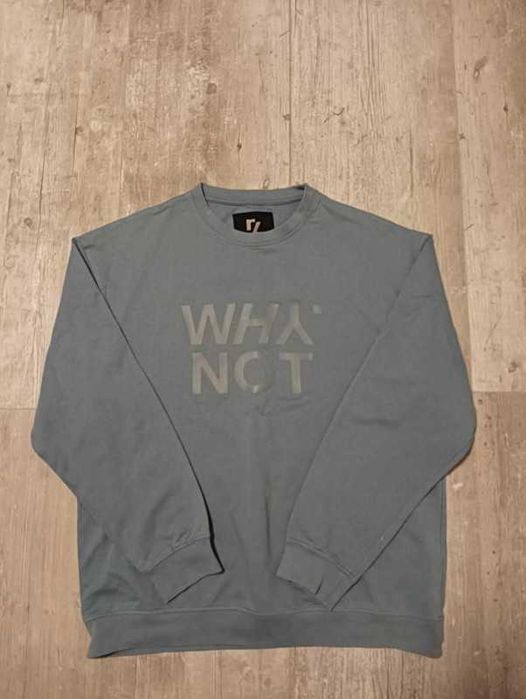 Niebieska bluza z nadrukiem rozmiar 182