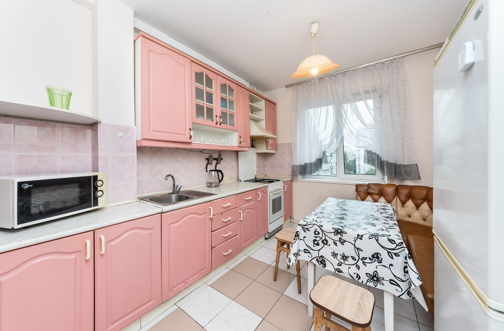 Посуточно 3к. метро Левобережная 7 минут ходьбы, МВЦ 2 мин