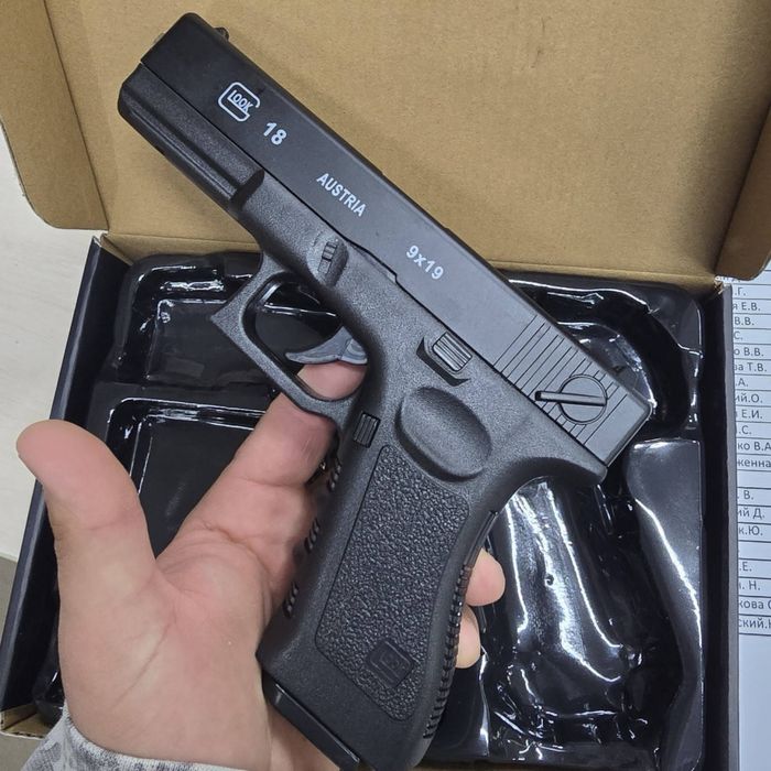 Пістолет Глок17 з маркуванням +100 куль іграшка